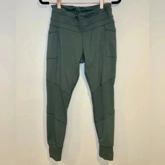 Athleta Green Tapered Ankle Partially Ribbed Athletic Leggings with Pockets - Picture 1 of 7